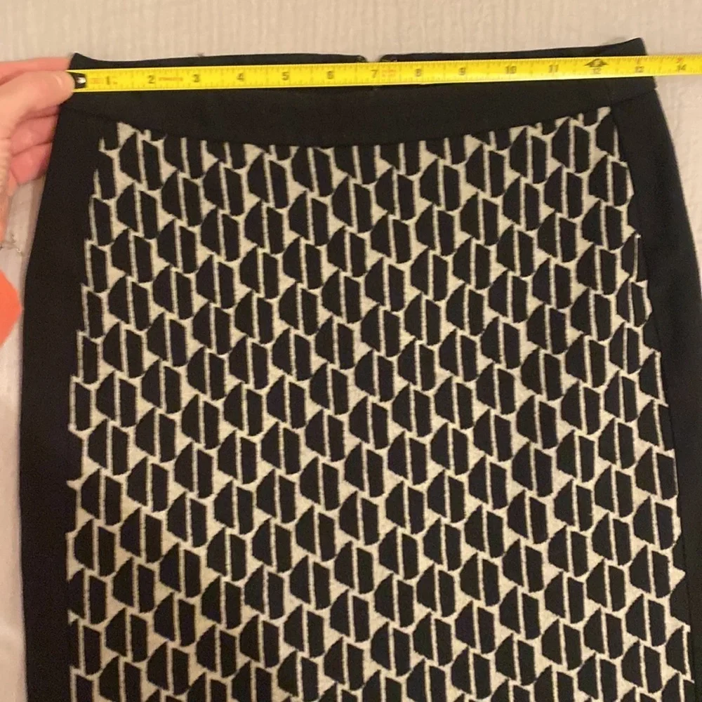 DIANE VON FURSTENBERG Alyce Black and Cream Geometric WOOL BLEND PENCIL Skirt. 2